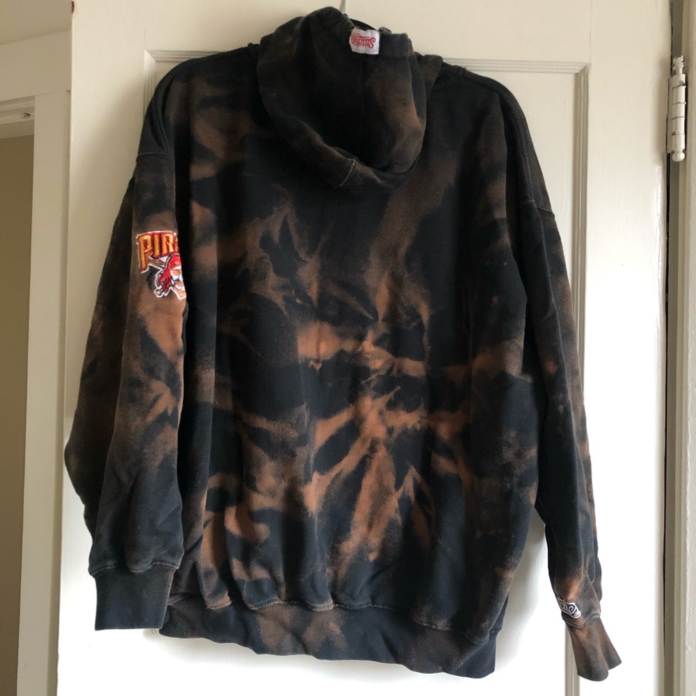 Vintage Bleached Pirates Hoodie - Picture 6 of 13